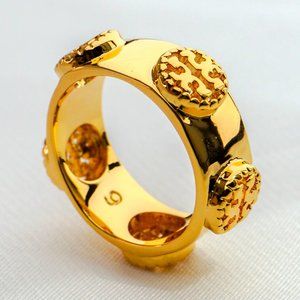 Tory Burch Milgrain Logo Ring in Tory Gold